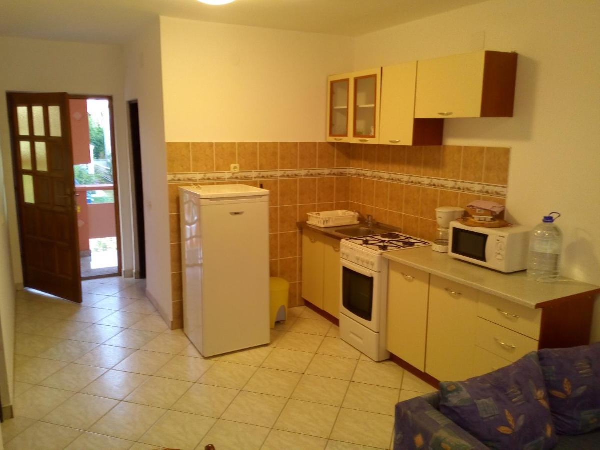 Maslina Apartment วีร์ ภายนอก รูปภาพ